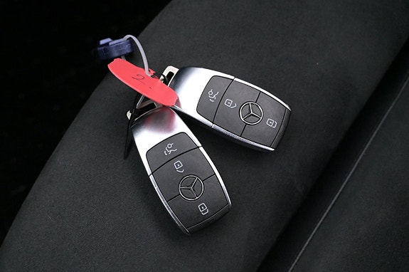 Mercedes-Benz CLA250 e 18 of 27