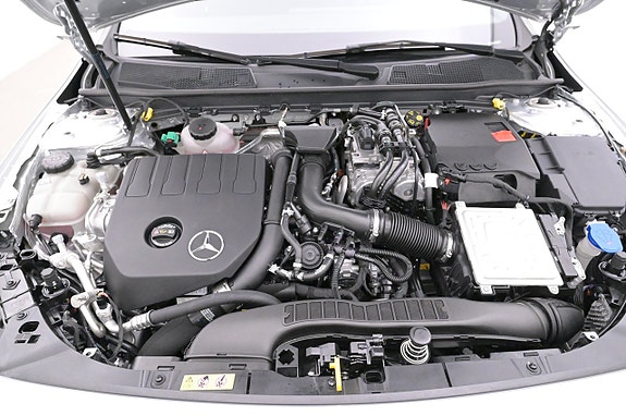 Mercedes-Benz CLA250 e 26 of 27