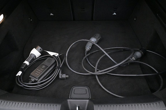 Mercedes-Benz CLA250 e 23 of 27