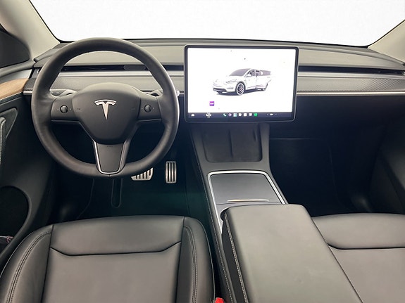 Tesla Model Y 15 of 30