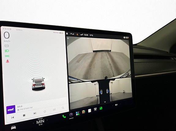 Tesla Model Y 20 of 30