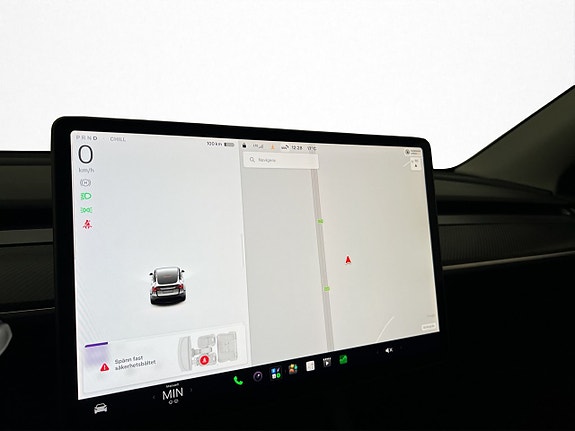 Tesla Model Y 19 of 30