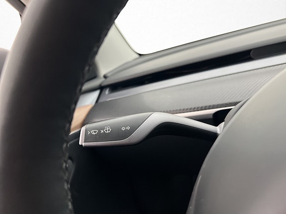 Tesla Model Y 26 of 30