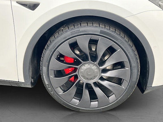 Tesla Model Y 30 of 30