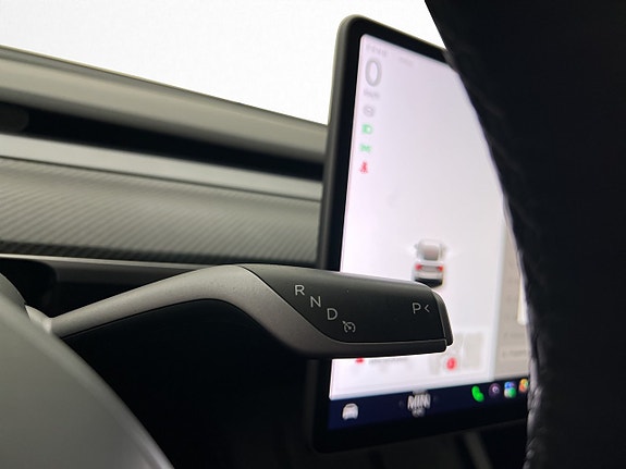 Tesla Model Y 27 of 30