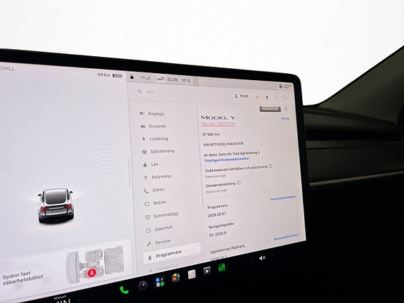 Tesla Model Y 24 of 30