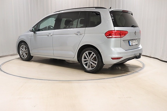Volkswagen Touran 6 of 11