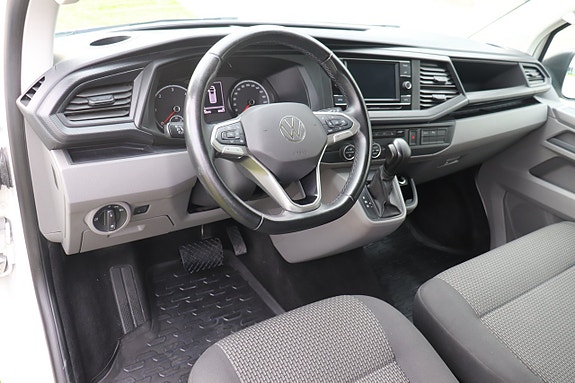 Volkswagen Caravelle 10 of 11