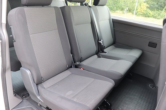 Volkswagen Caravelle 8 of 11