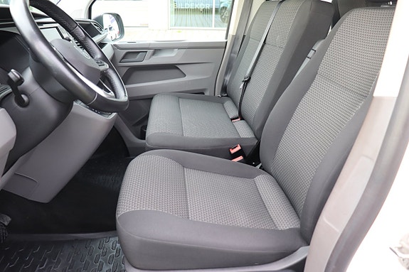 Volkswagen Caravelle 7 of 11