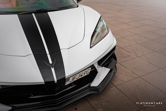 Chevrolet Corvette 21 of 26