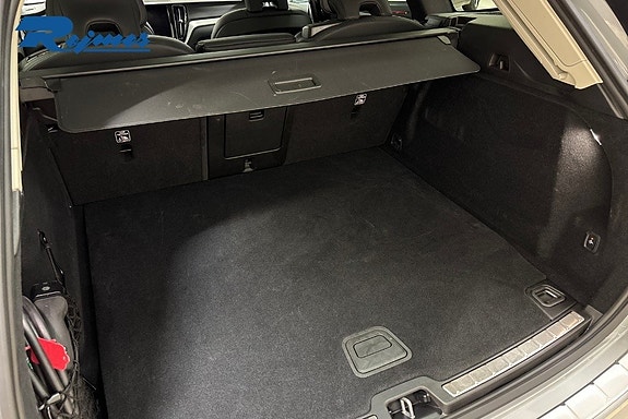 Volvo XC60 17 of 22