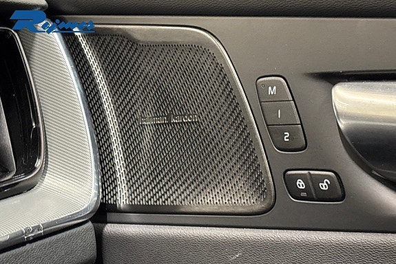 Volvo XC60 13 of 22
