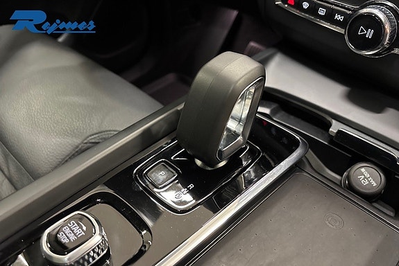 Volvo XC60 15 of 22