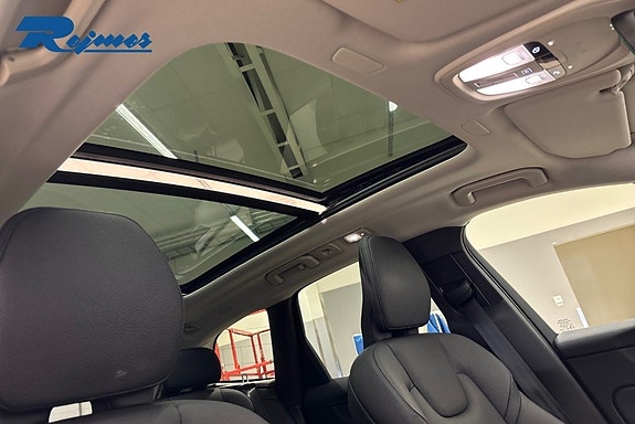 Volvo XC60 14 of 22