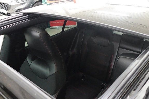 Mercedes-Benz CLA200 19 of 23