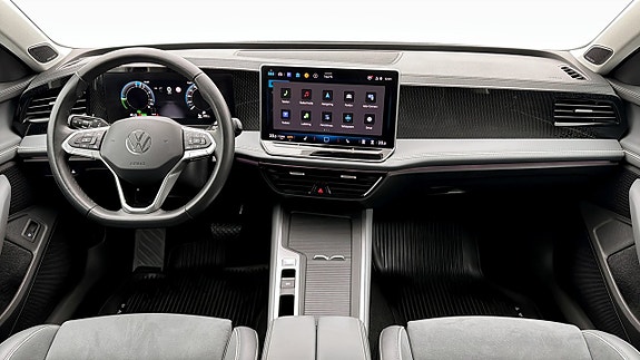 Volkswagen Passat 10 of 19