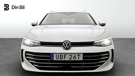 Volkswagen Passat 4 of 19