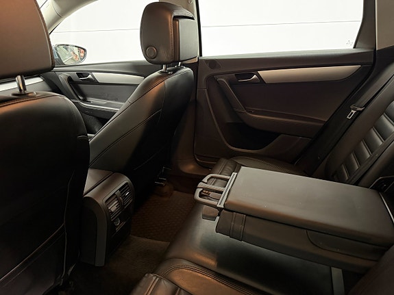 Volkswagen Passat Alltrack 19 of 30