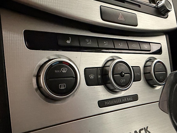 Volkswagen Passat Alltrack 27 of 30
