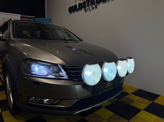 Volkswagen Passat Alltrack 8 of 30