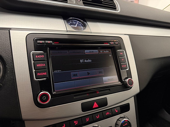 Volkswagen Passat Alltrack 29 of 30