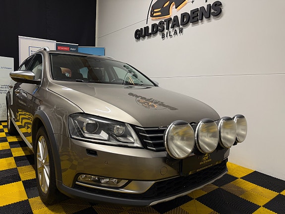 Volkswagen Passat Alltrack 7 of 30