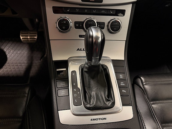 Volkswagen Passat Alltrack 26 of 30