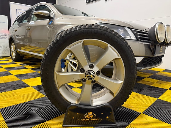 Volkswagen Passat Alltrack 9 of 30