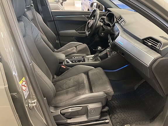 Audi Q3 11 of 22