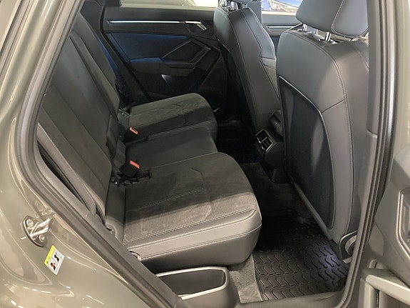 Audi Q3 10 of 22