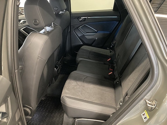 Audi Q3 9 of 22