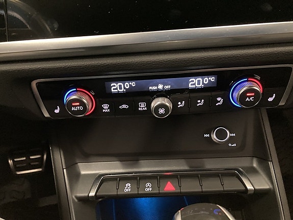 Audi Q3 20 of 22