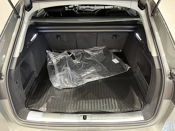 Audi A4 allroad 7 of 12