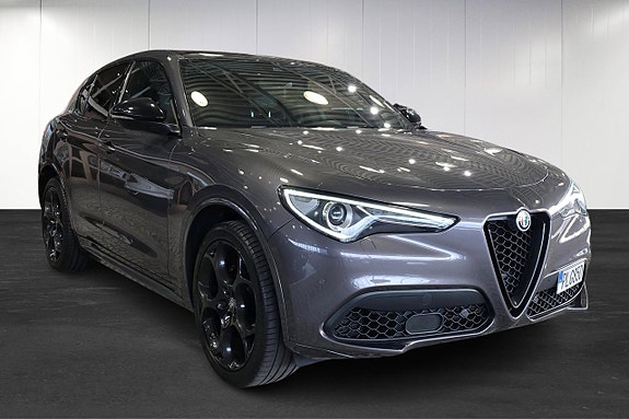 Alfa Romeo Stelvio 4 of 15