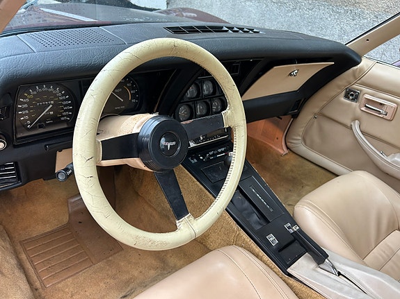Chevrolet Corvette 6 of 9