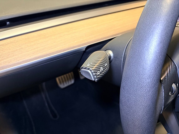 Tesla Model 3 9 of 21