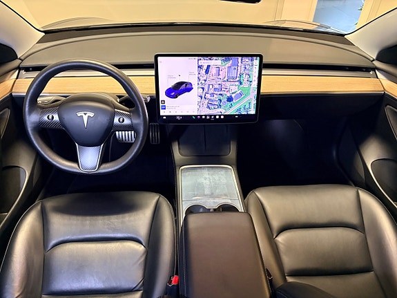 Tesla Model 3 7 of 21