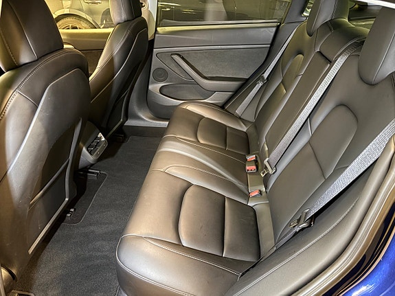 Tesla Model 3 17 of 21