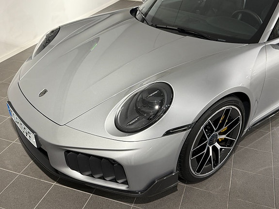 Porsche 911 Turbo S 7 of 18