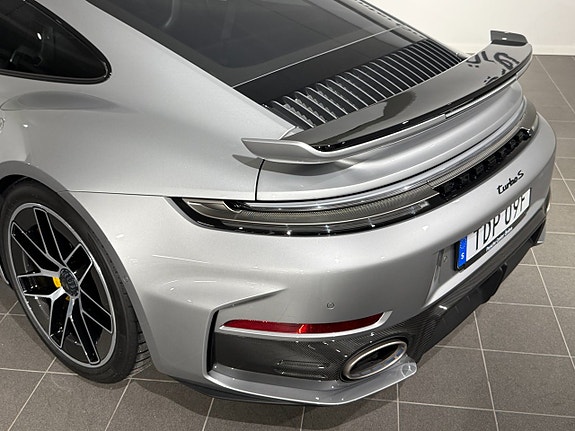 Porsche 911 Turbo S 10 of 18