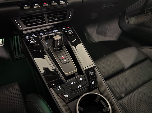 Porsche 911 Turbo S 15 of 18