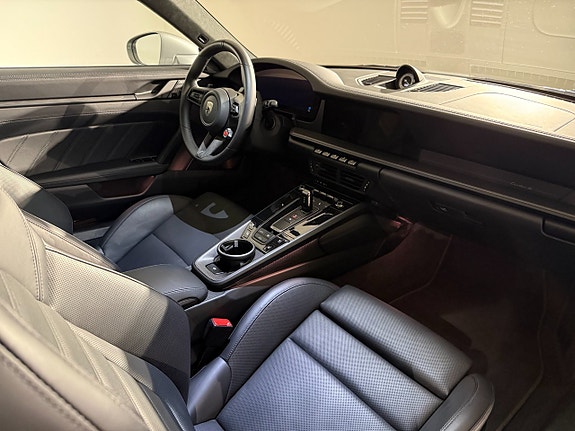 Porsche 911 Turbo S 14 of 18