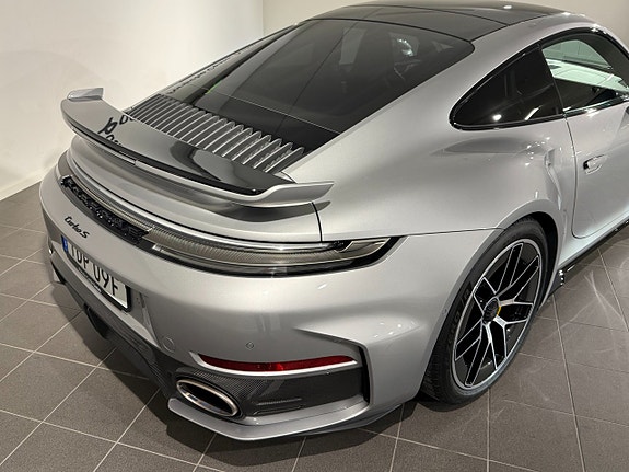 Porsche 911 Turbo S 5 of 18