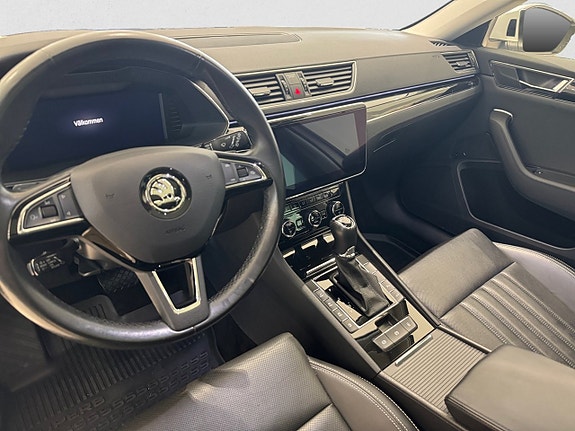 Skoda Superb 9 of 26