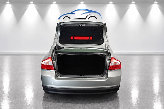 Volvo S80 7 of 12