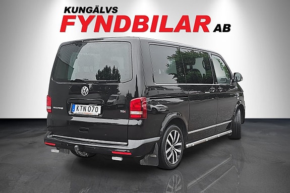 Volkswagen Multivan 4 of 9