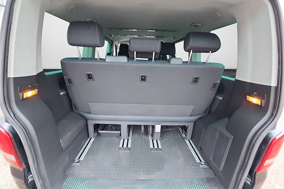 Volkswagen Multivan 5 of 9