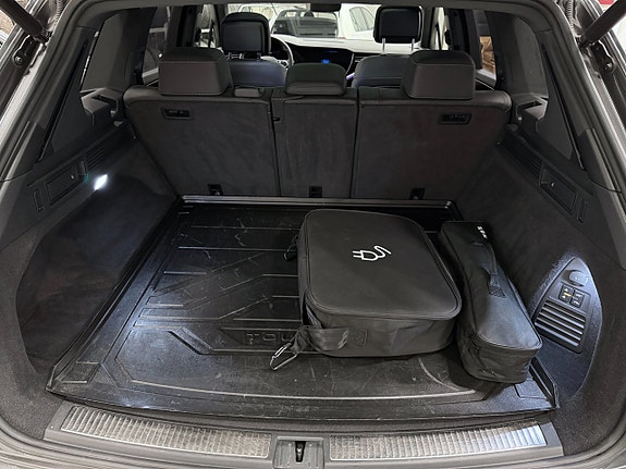 Volkswagen Touareg 13 of 14