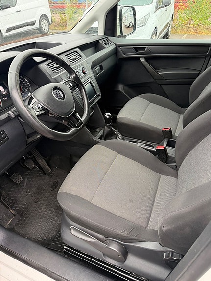 Volkswagen Caddy 12 of 21